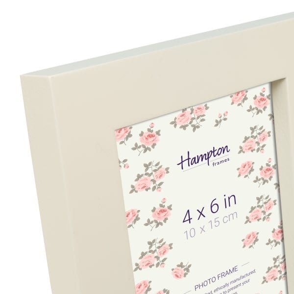 Cream photo frame with floral insert design