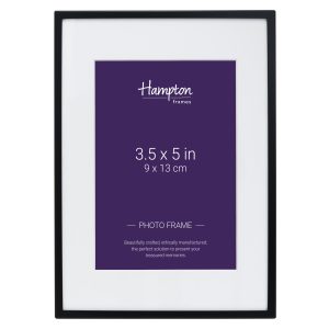 Black 3.5x5 inch photo frame with mount