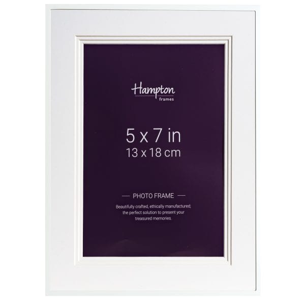 White 5x7 inch Hampton photo frame with mount